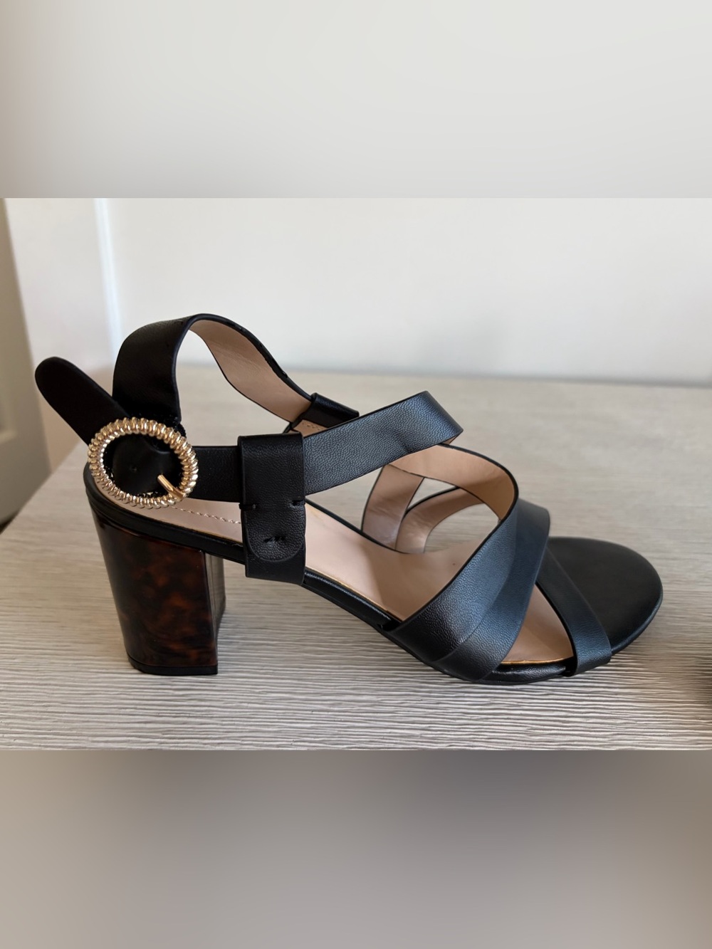 Bandolino "Desty"Strappy Sandal Sz 9 1/2 NWT
